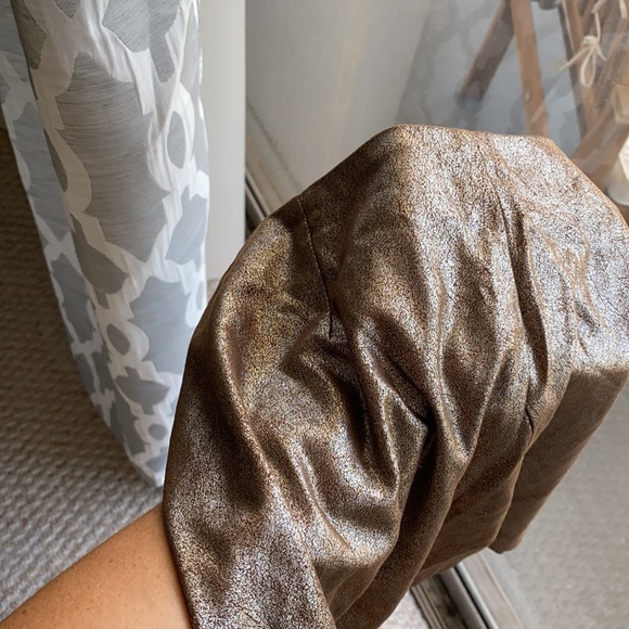 Gold metallic skirt size small - Picture 3 of 3